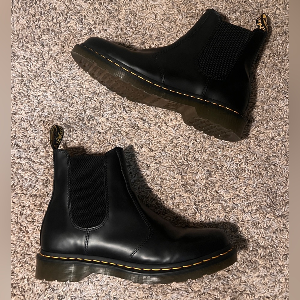 Dr Martens 2976 Chelsea boot Mens size 9/Womens size 11